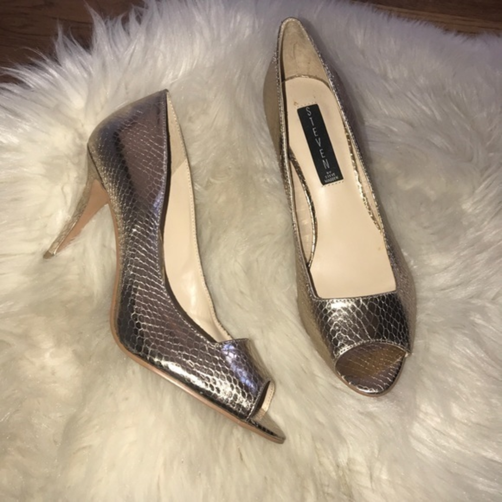 Steven by Steve Madden peep toe gold heels 7.5